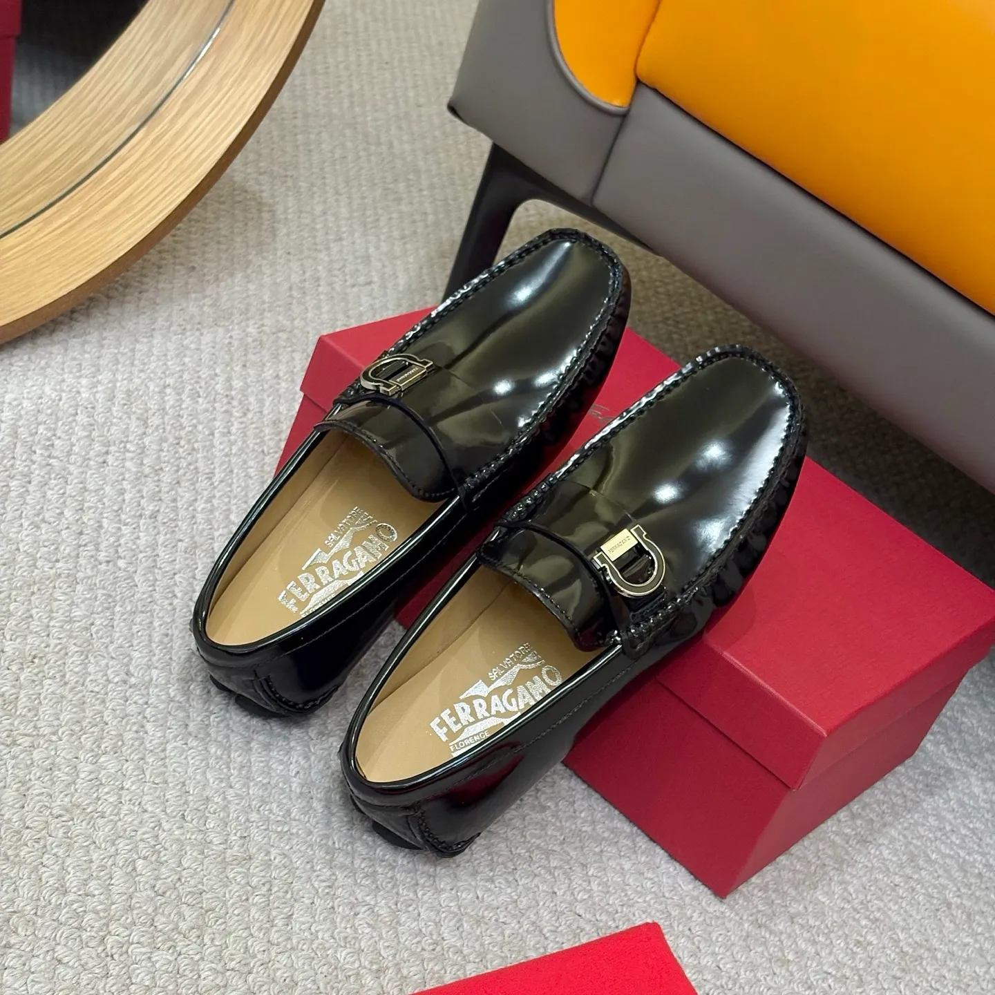 Men's men's shoes 💰420 (Yangli) Ferragamo 〰Ferragamo 2⃣️0⃣️2⃣️5️⃣ New series 👊🏻 Upper 🇮🇹 Italian imported calfskin, original outsole molding. Water-dyed sheepskin lining. The identity of every successful man is set off, and the upper and lower shoes are elegant and stable🚶🏻🚶🏻The high-end custom counter original replica is an eternal classic🔍️Number of codes: 38-46 with counter packaging